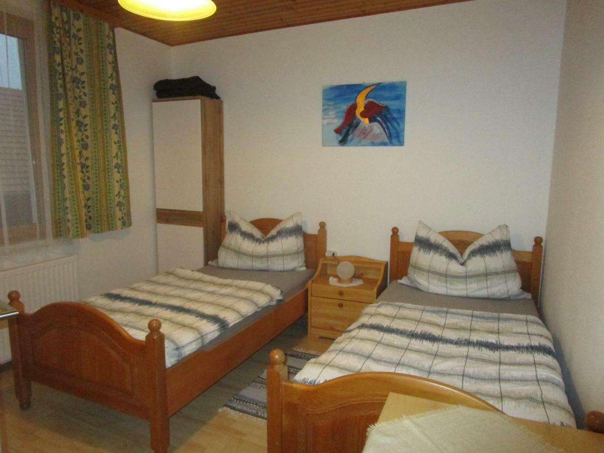 Dorfwirtshaus Rauch Hotell Eschabruck Exteriör bild